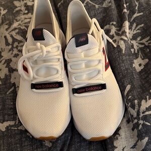 New Balance White and Red women’s Sneakers size 9